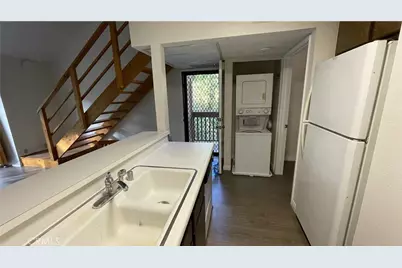 7050 Shoup #221, Canoga Park, CA 91303 - Photo 5