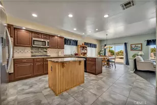 7305 Dana Dr, Palmdale, CA 93551 - Photo 15