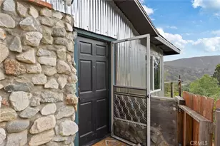 17601 Lone Pine, Lake Hughes, CA 93532 - Photo 11