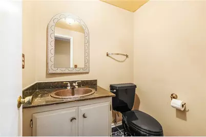 17404 Trosa, Granada Hills, CA 91344 - Photo 37