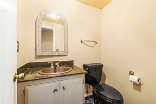 17404 Trosa, Granada Hills, CA 91344 - Photo 37