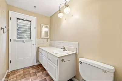 17404 Trosa, Granada Hills, CA 91344 - Photo 49