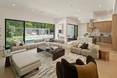 11835 Kling Street, Valley Village, CA 91607 - Photo 11