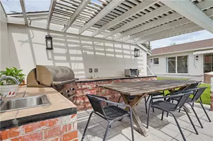 12836 Waddell, Valley Village, CA 91607 - Photo 37