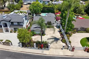 22263 Avenue San Luis, Woodland Hills, CA 91364 - Photo 43