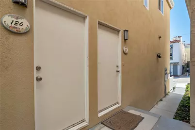 126 43rd, Manhattan Beach, CA 90266 - Photo 3