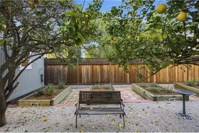22121 Avenue Morelos, Woodland Hills, CA 91364 - Photo 21