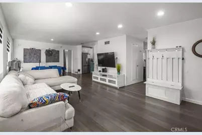 18619 Collins #F30, Tarzana, CA 91356 - Photo 5