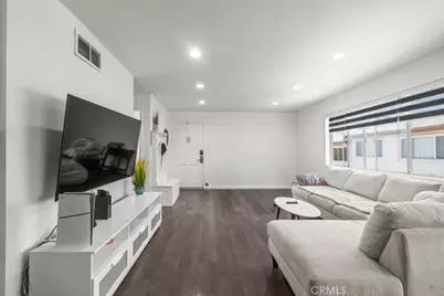 18619 Collins #F30, Tarzana, CA 91356 - Photo 7