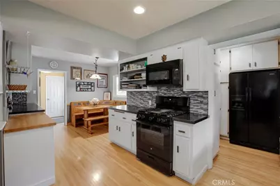 23939 Califa Street, Woodland Hills, CA 91367 - Photo 15