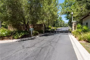 24608 Garland Dr, Valencia, CA 91355 - Photo 65