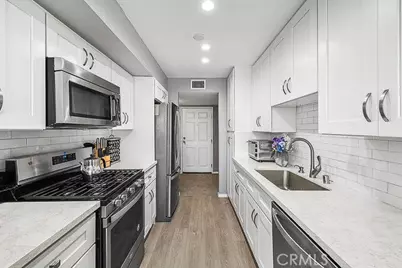 4501 Cedros Avenue #239, Sherman Oaks, CA 91403 - Photo 7