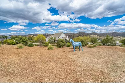 9248 Hierba, Agua Dulce, CA 91390 - Photo 63