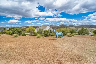 9248 Hierba, Agua Dulce, CA 91390 - Photo 63