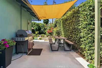 22240 Hart, Canoga Park, CA 91303 - Photo 25