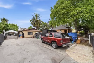 1139 E 42nd, Los Angeles, CA 90011 - Photo 3