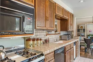 22154 Burton, Canoga Park, CA 91304 - Photo 11