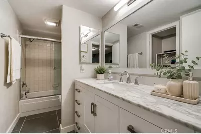 6300 Shoup Avenue #2, Woodland Hills, CA 91367 - Photo 13