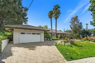16903 Oak View Dr, Encino, CA 91436 - Photo 37