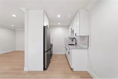 7439 Woodman Avenue #54, Van Nuys, CA 91405 - Photo 7