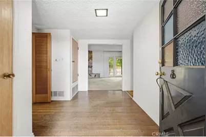 19607 Bryant, Northridge, CA 91324 - Photo 5