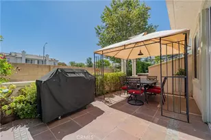 25409 Holly Beach Dr, Saugus, CA 91350 - Photo 27