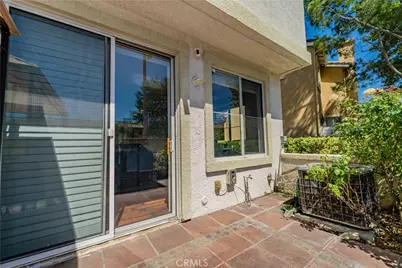 25409 Holly Beach Drive, Saugus, CA 91350 - Photo 29