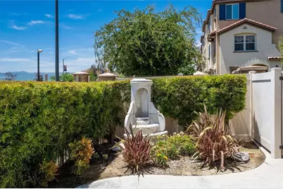 22138 Barrington Way, Saugus, CA 91350 - Photo 33