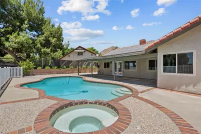 15559 Sorbonne, Sylmar, CA 91342 - Photo 39