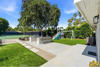 22637 Erwin Street, Woodland Hills, CA 91367 - Photo 5