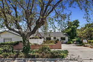 4 Mansfield Ln, Camarillo, CA 93010 - Photo 3