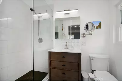 20643 Clarendon Street, Woodland Hills, CA 91367 - Photo 17