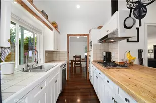 20643 Clarendon St, Woodland Hills, CA 91367 - Photo 13