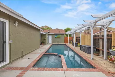 15236 Poppy Meadow, Canyon Country, CA 91387 - Photo 33