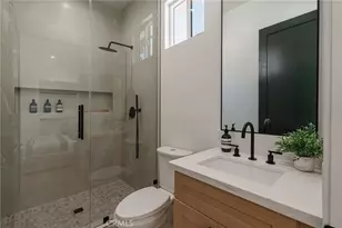 5817 Cantaloupe Ave, Los Angeles, CA 91401 - Photo 39