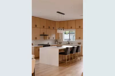 5817 Cantaloupe Avenue, Los Angeles, CA 91401 - Photo 1