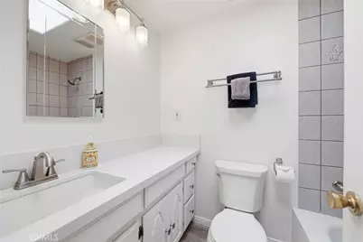 4776 Excelente Drive, Woodland Hills, CA 91364 - Photo 11