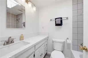 4776 Excelente Dr, Woodland Hills, CA 91364 - Photo 11
