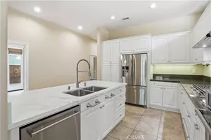 27988 Red Pine Ct, Valencia, CA 91354 - Photo 13