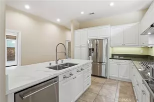 27988 Red Pine Ct, Valencia, CA 91354 - Photo 13