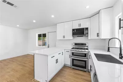 45040 Redwood Avenue, Lancaster, CA 93534 - Photo 15