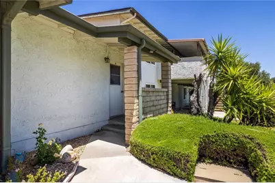 19716 Avenue Of The Oaks, Newhall, CA 91321 - Photo 17