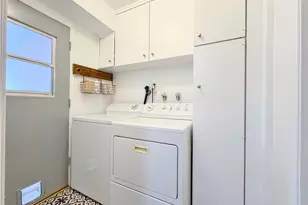 22123 Oxnard St, Woodland Hills, CA 91367 - Photo 7