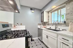 22123 Oxnard St, Woodland Hills, CA 91367 - Photo 5