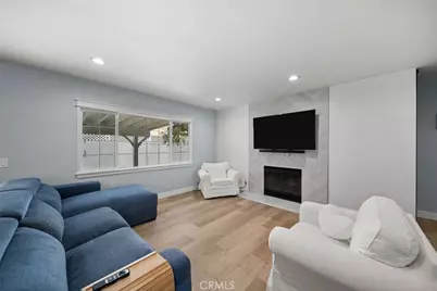 8033 Darby Avenue, Reseda, CA 91335 - Photo 11