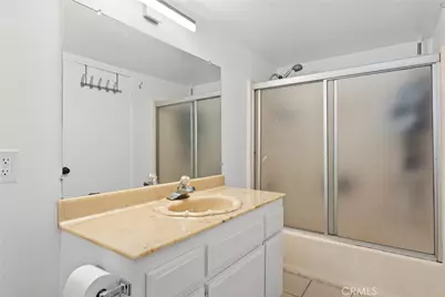 11300 Foothill Boulevard #7, Sylmar, CA 91342 - Photo 15