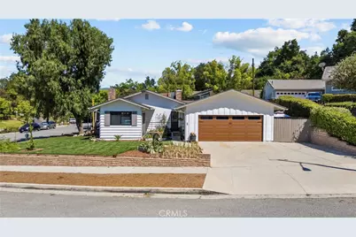 23626 Neargate, Newhall, CA 91321 - Photo 3