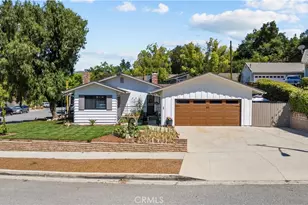 23626 Neargate, Newhall, CA 91321 - Photo 3