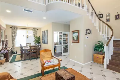 28318 Santa Catarina, Saugus, CA 91350 - Photo 5
