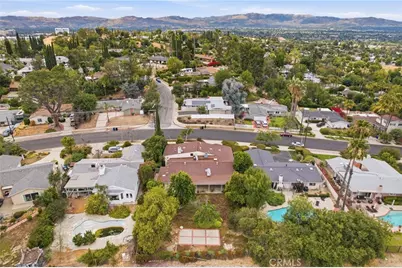 20434 Clark, Woodland Hills, CA 91367 - Photo 29